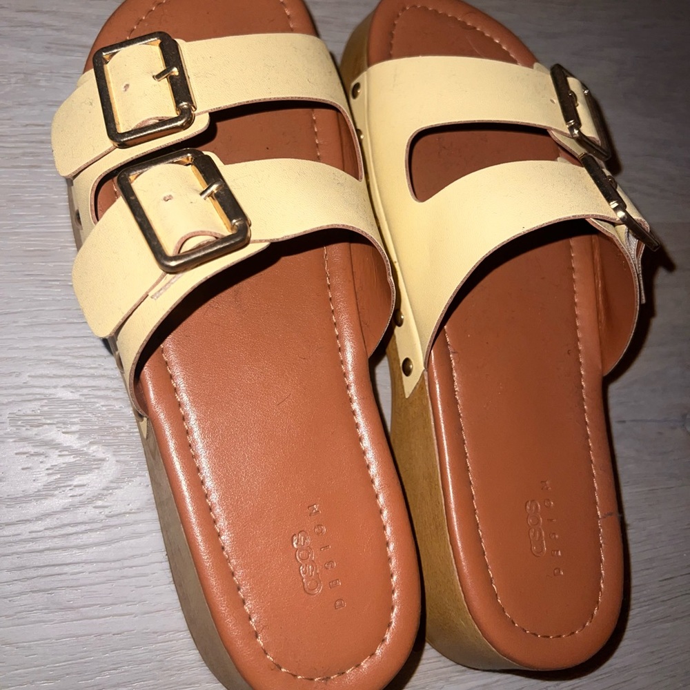 Worn ONCE. ASOS clogs in great condition.